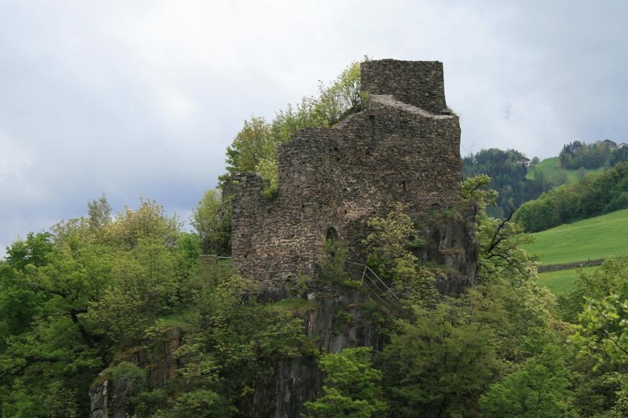 Die Burgruine von Steinegg Die Burgruine von Steinegg / Der