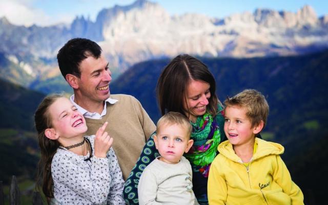 Familie Mahlknecht b9ad772005653afce4d4bd46c2efe842.jpg