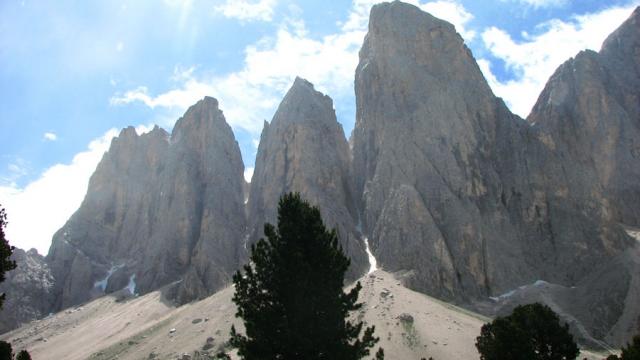 adolf_munkel_weg_einer_der_imposantesten_dolomitenwege.jpg