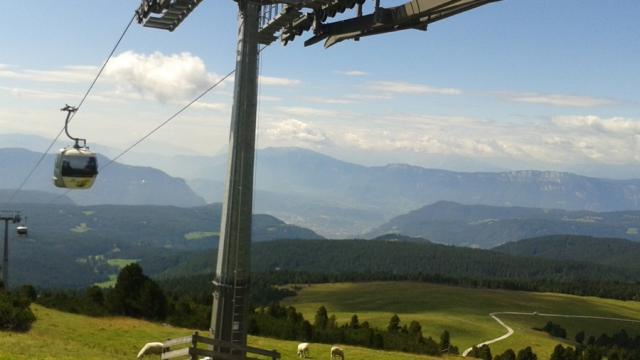 Die Panoramabahn bringt Sie in luftig Höhe die_panoramabahn_bringt_sie_in_luftig_hoehe.jpg