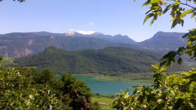 Herrlicher Ausblick zum Kalterersee herrlicher_ausblick_zum_kalterersee.jpg