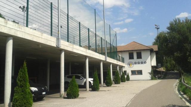 Parkplatz in der Sportzone von Barbian parkplatz_in_der_sportzone_von_barbian.jpg