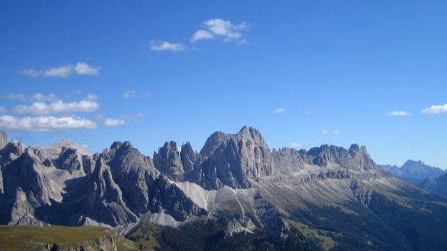 schoene_klettertour_am_rosengarten_die_santnerpassrunde.jpg