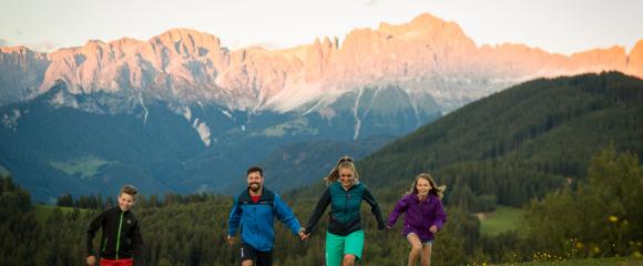 Familie Wandern Rosengarten